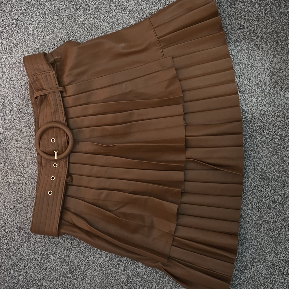 ZARA Women’s Faux Leather Pleated Skirt, Side Zipper, Size M